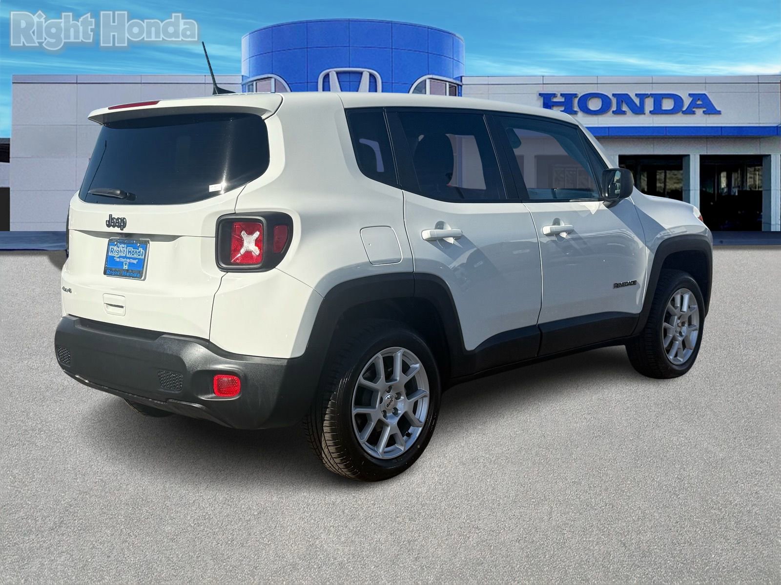 Used 2023 Jeep Renegade Latitude image 8
