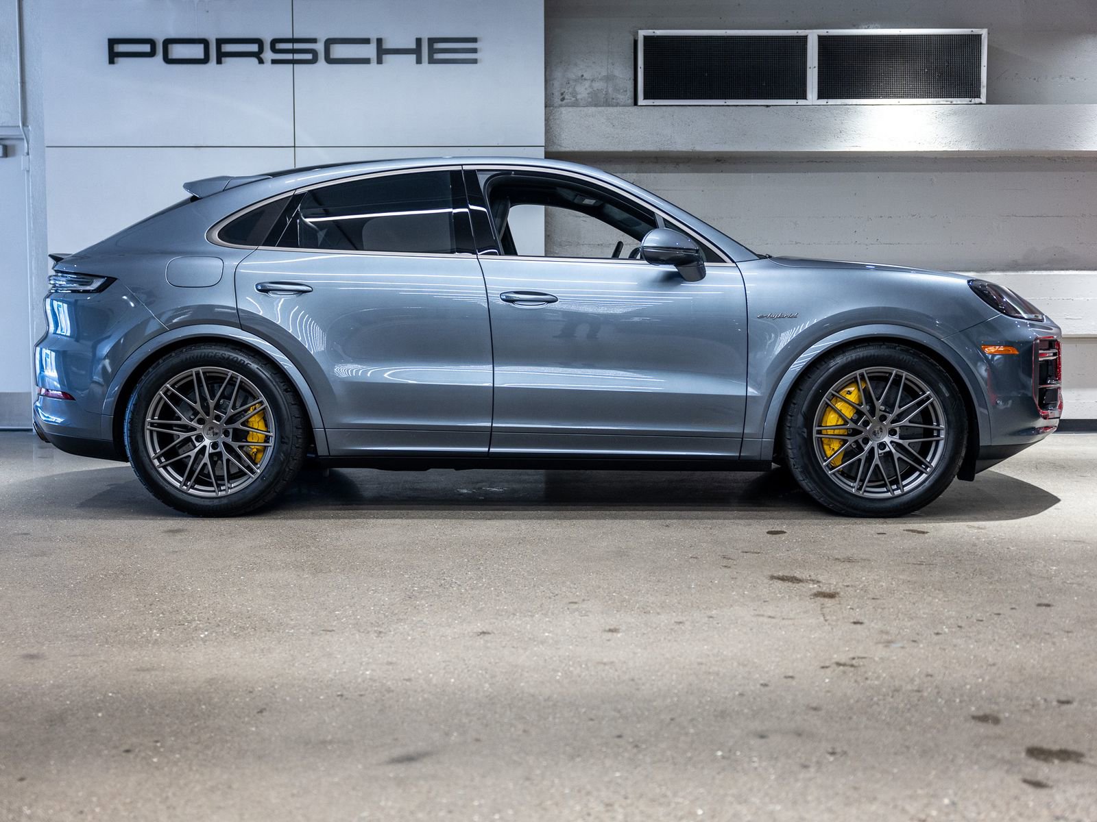 New 2026 Porsche Cayenne Turbo image 9