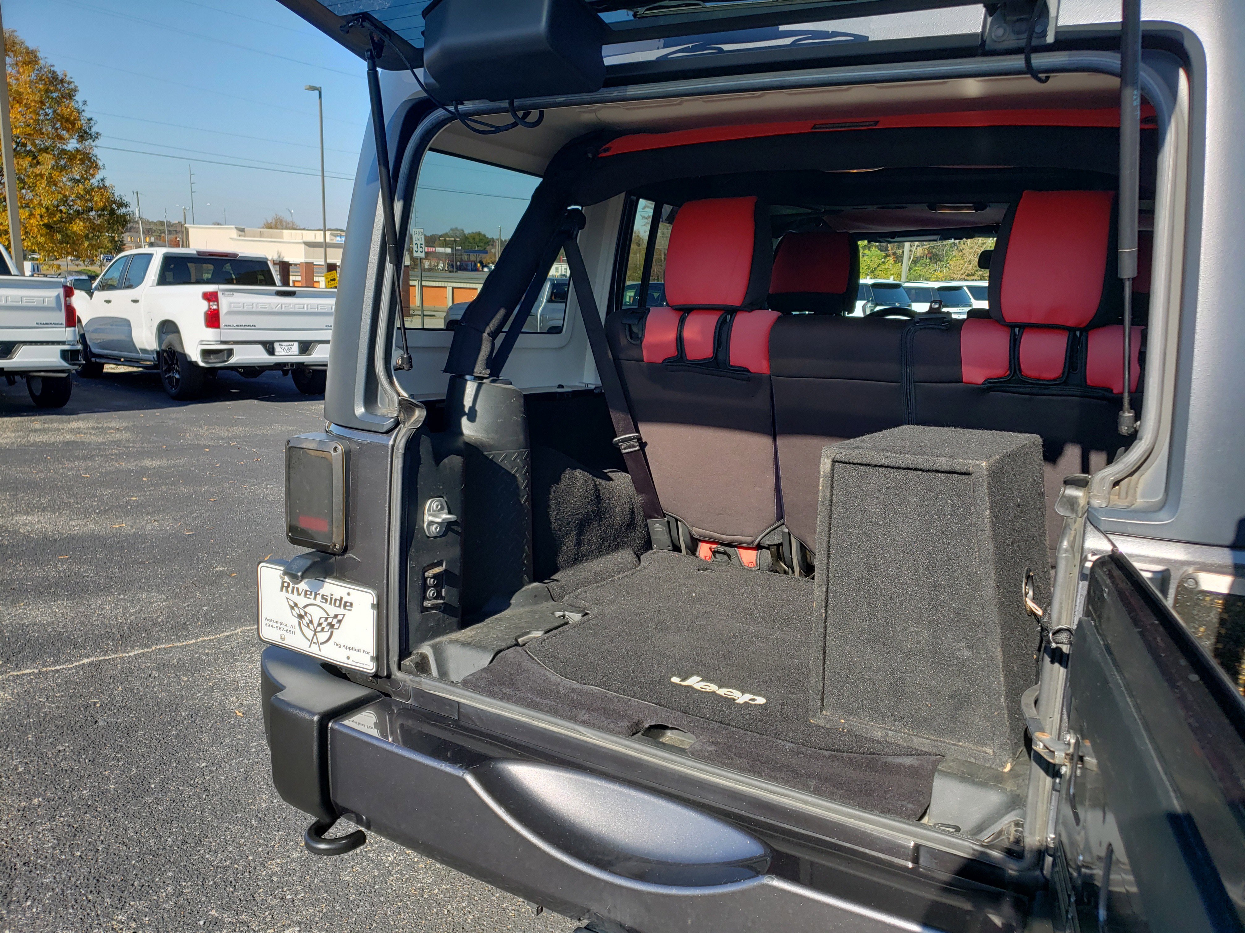 Used 2016 Jeep Wrangler Unlimited Sahara image 12