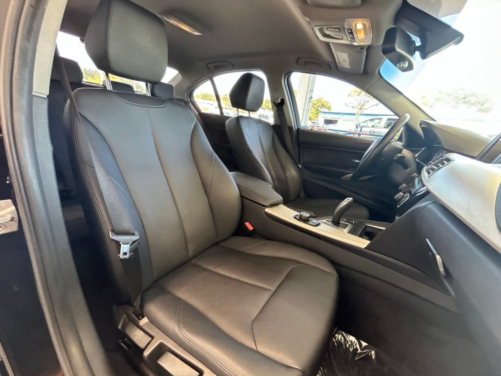 Used 2016 BMW 320i xDrive Sedan AWD/4WD image 25