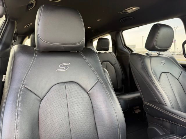 Used 2020 Chrysler Pacifica Touring-L w/ Advanced Safetytec Group image 11