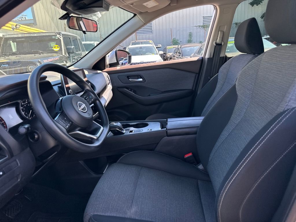 Used 2022 Nissan Rogue SV image 13