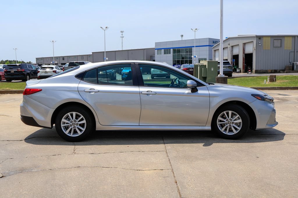 Used 2026 Toyota Camry LE FWD image 24