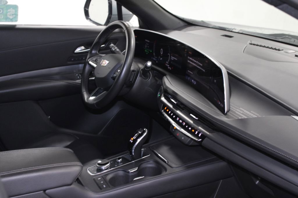 Used 2024 Cadillac XT4 Premium Luxury image 28