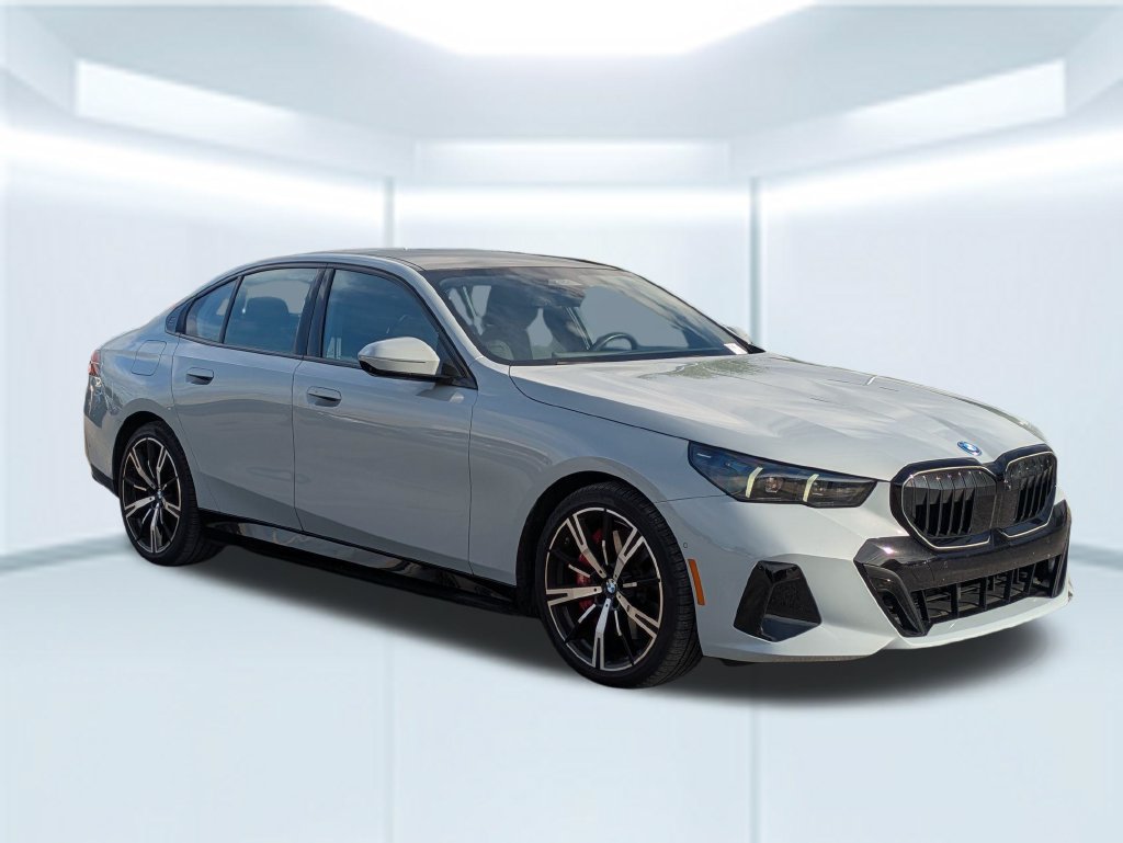 Used 2026 BMW 550e xDrive w/ Executive Package AWD/4WD image 7