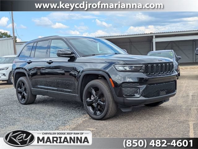 Used 2025 Jeep Grand Cherokee Altitude AWD/4WD image 1