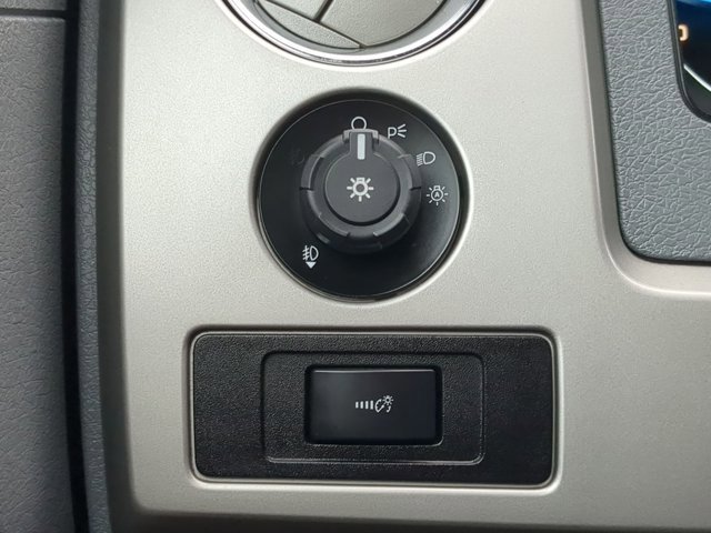 Used 2013 Ford F150 Lariat w/ Luxury Equipment Group image 16
