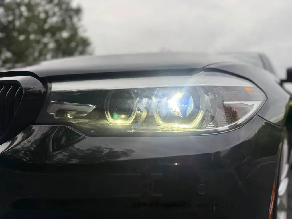 Used 2019 BMW 530i xDrive AWD/4WD image 9
