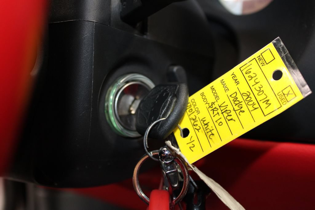Used 2004 Dodge Viper SRT-10 RWD image 29