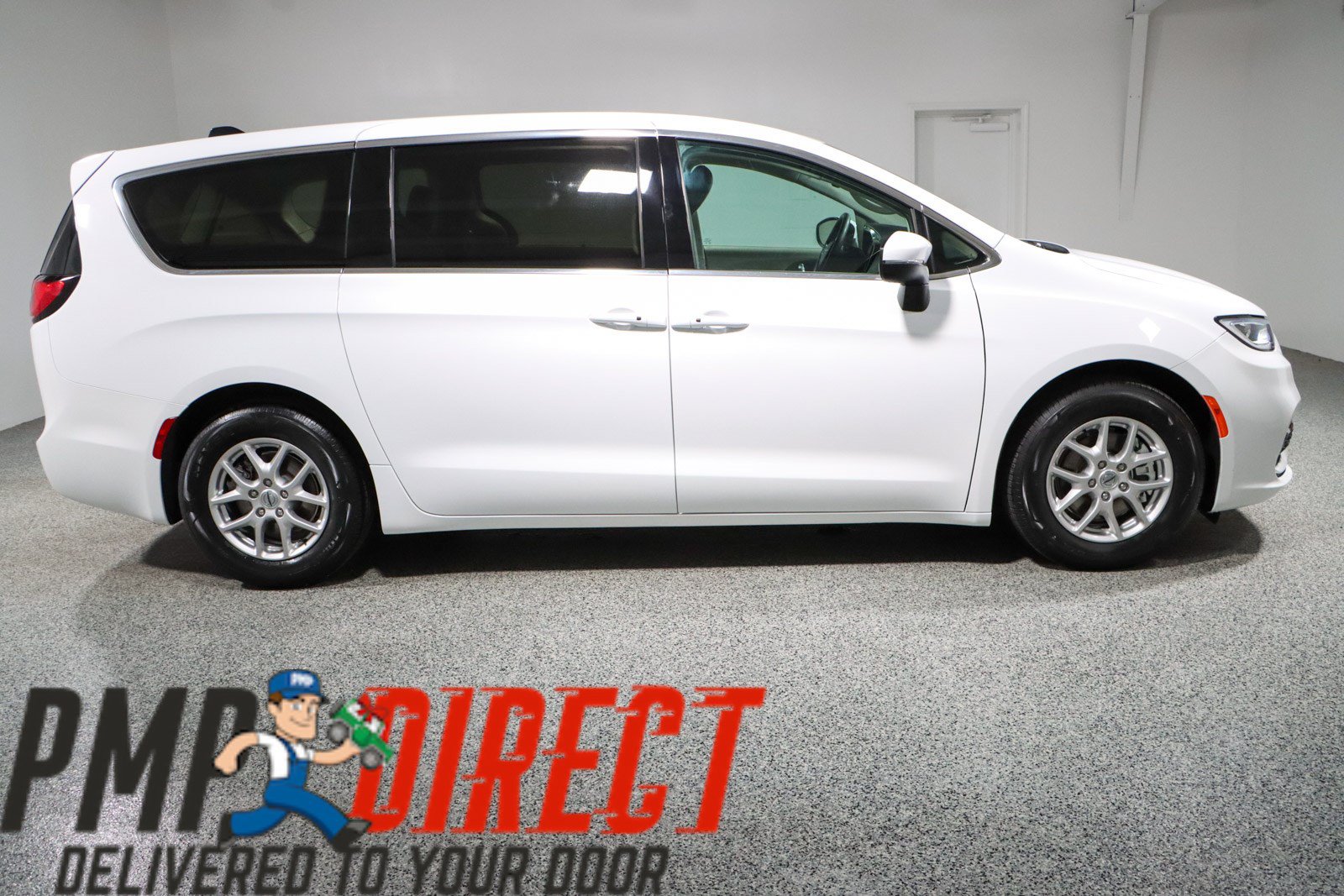 Used 2023 Chrysler Pacifica Touring-L FWD image 6