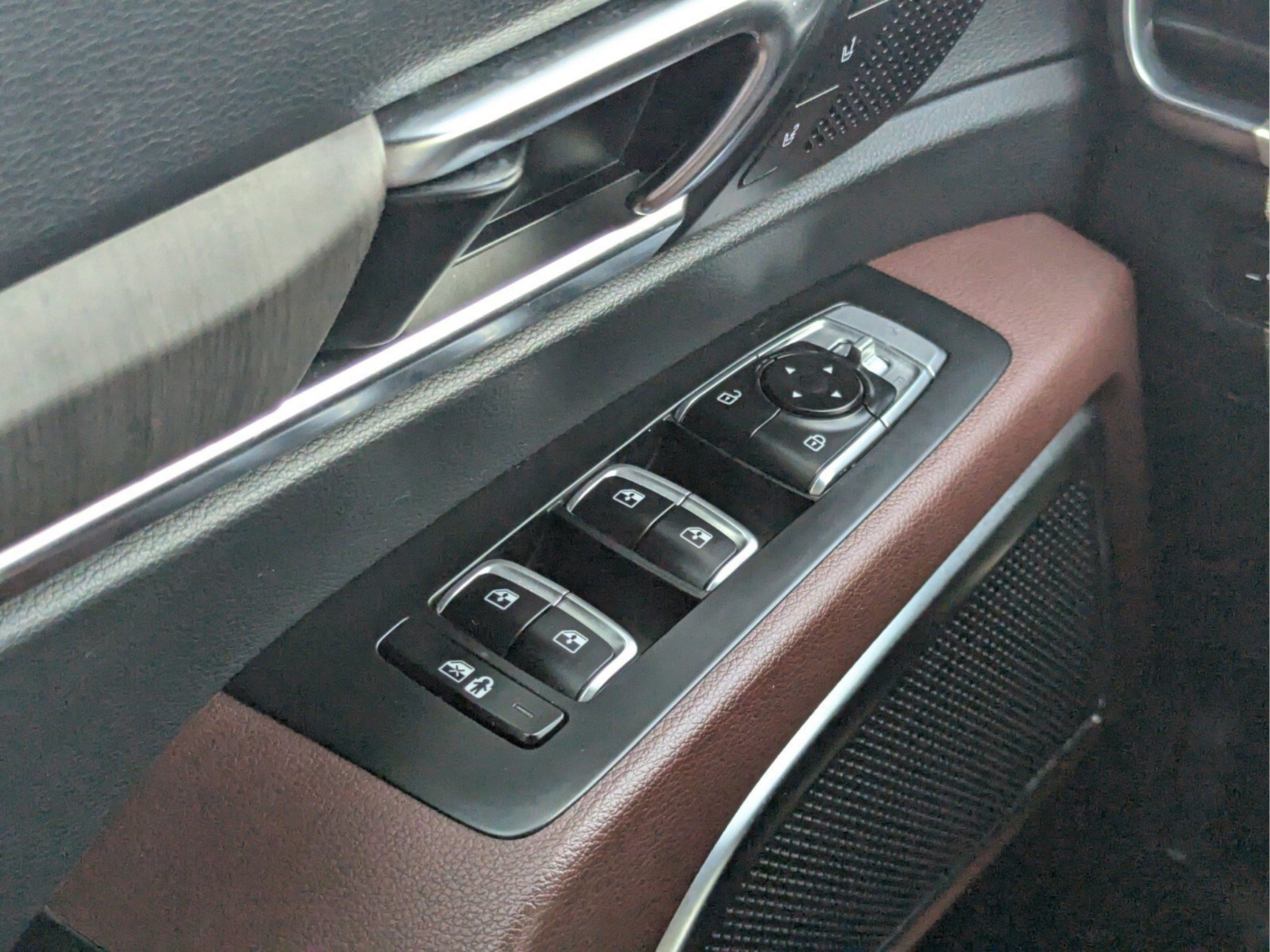 Certified 2024 Kia Telluride SX Prestige AWD/4WD image 24