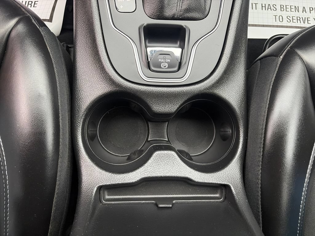 Used 2019 Jeep Cherokee Latitude Plus AWD/4WD image 32