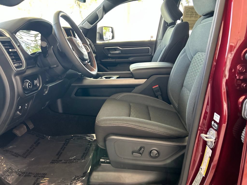 Used 2025 RAM 1500 Big Horn AWD/4WD image 6