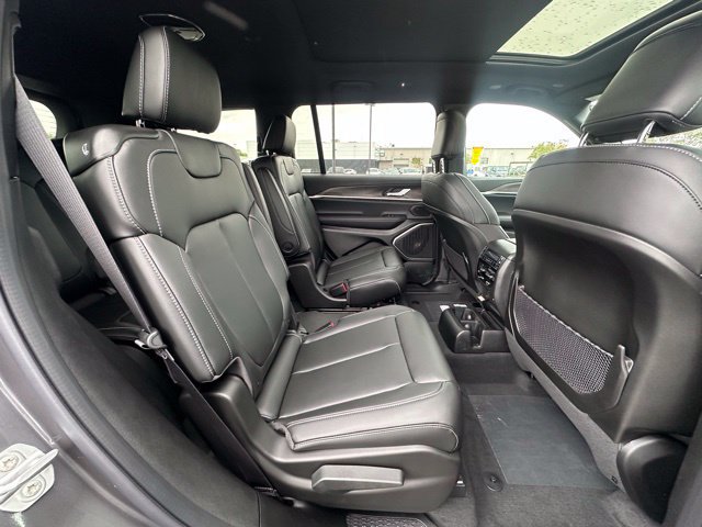 New 2026 Jeep Grand Cherokee L Limited AWD/4WD image 30