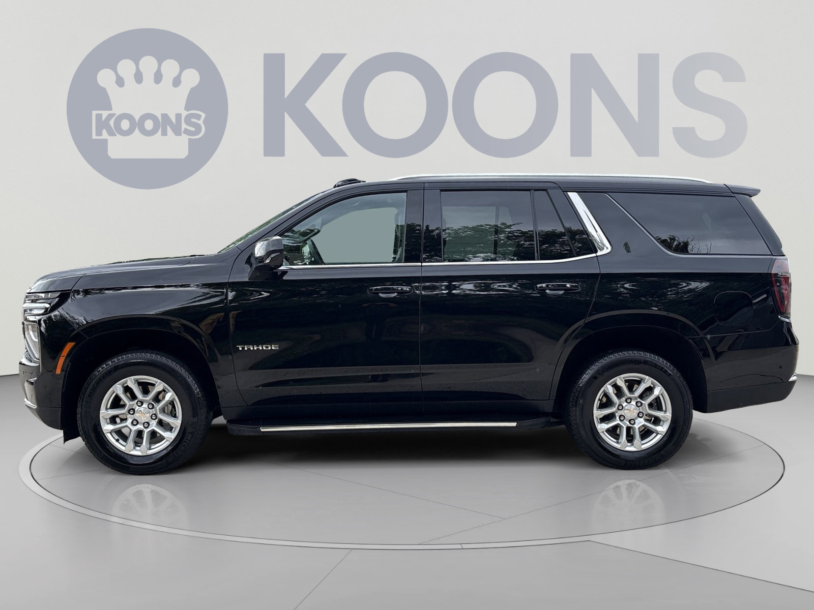 Used 2025 Chevrolet Tahoe LT AWD/4WD image 2