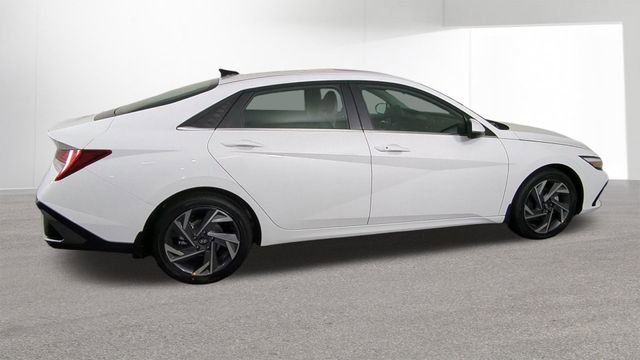 New 2026 Hyundai Elantra Limited image 9