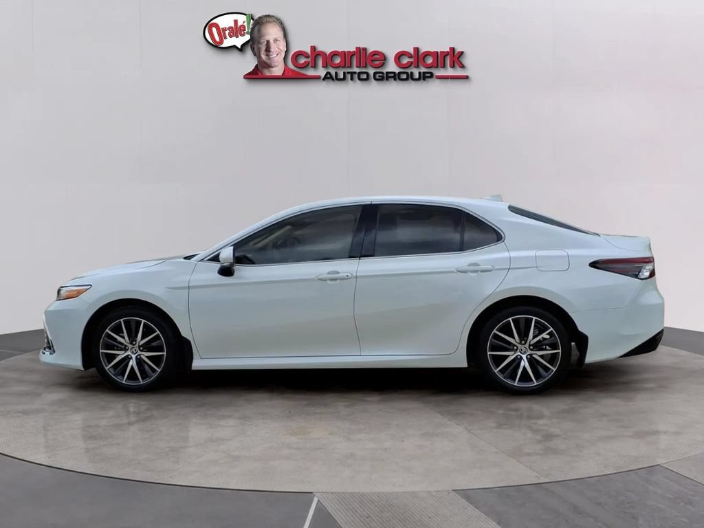 Used 2024 Toyota Camry XLE w/ Cold Weather Package FWD image 3