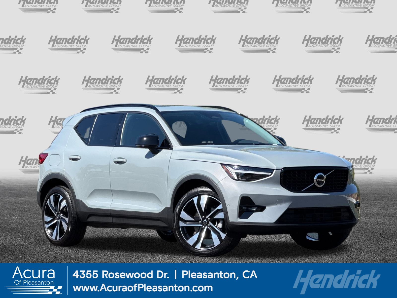 Used 2024 Volvo XC40 B5 Plus w/ Protection Package Premier