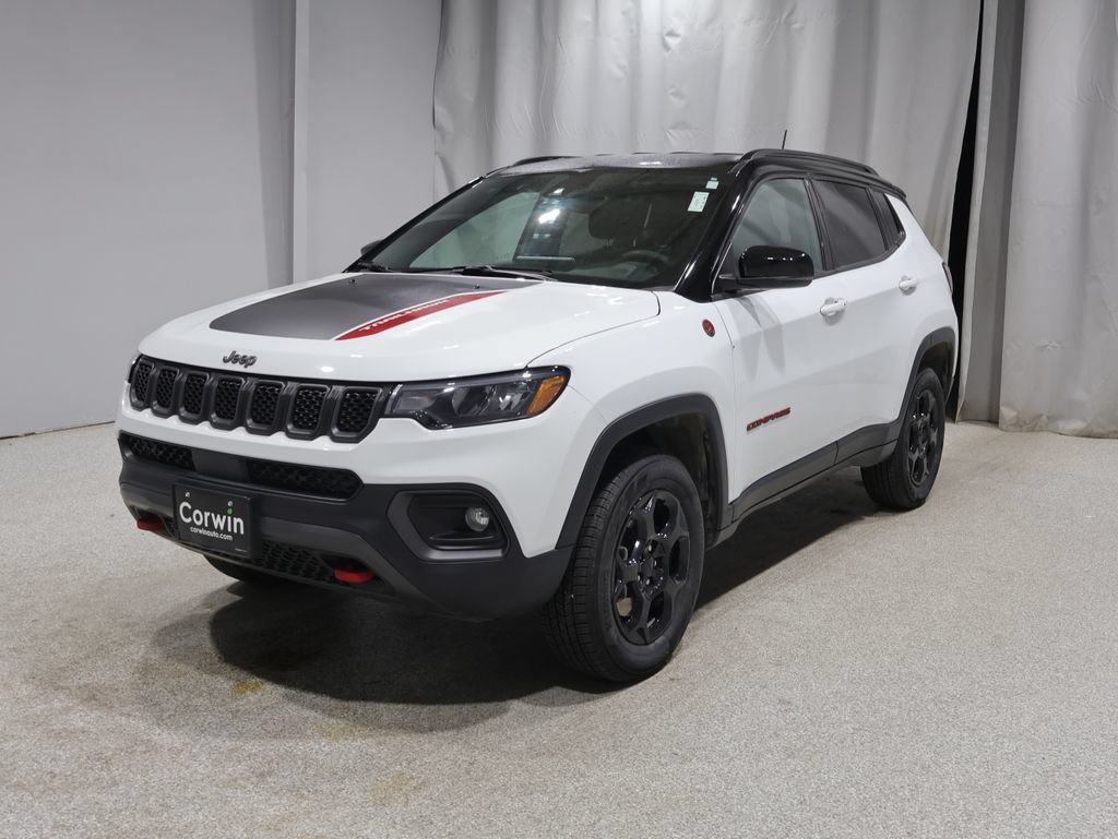 Used 2023 Jeep Compass Trailhawk w/ Trailhawk Convenience Group AWD/4WD image 7