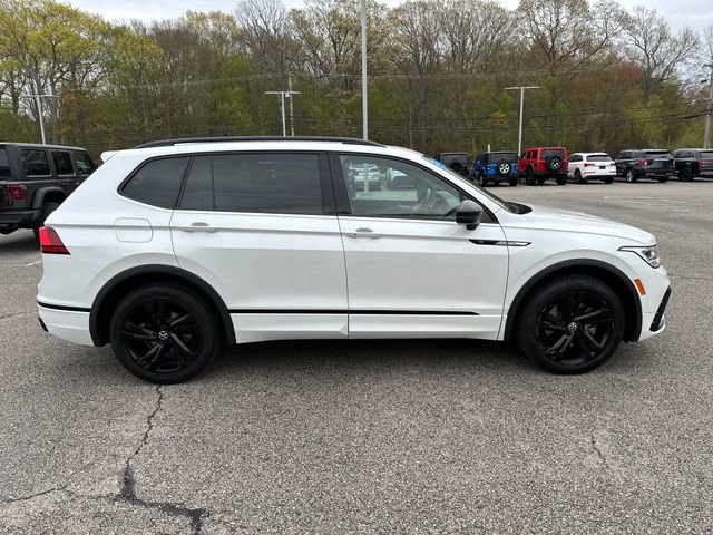 Certified 2023 Volkswagen Tiguan SE R-Line AWD/4WD image 10