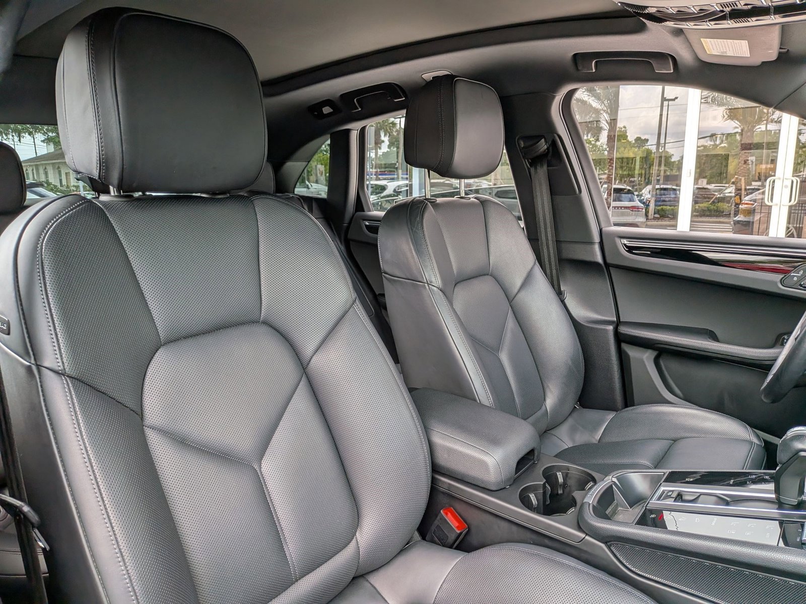 Used 2023 Porsche Macan AWD/4WD image 26
