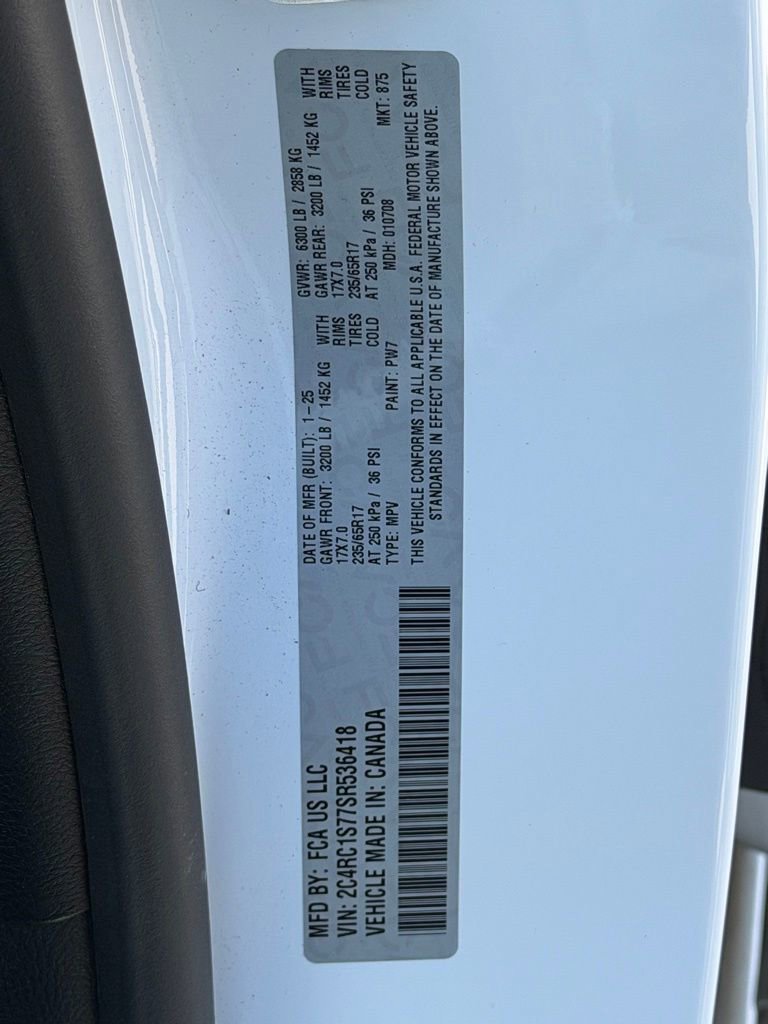 Used 2025 Chrysler Pacifica Select FWD image 24