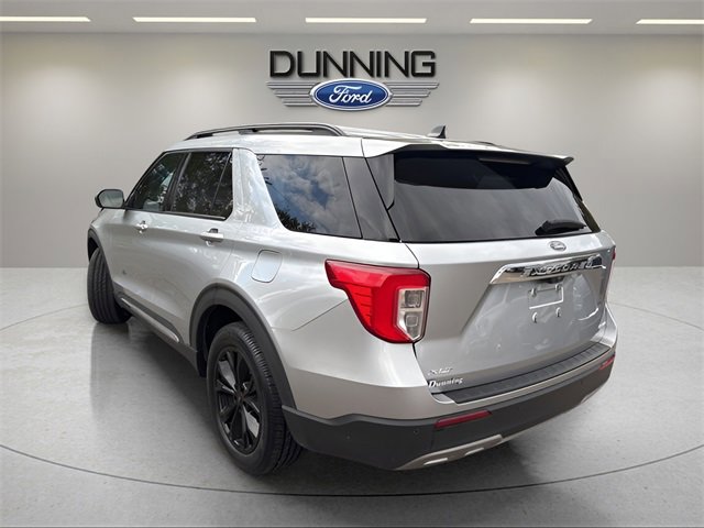 Used 2023 Ford Explorer XLT image 2