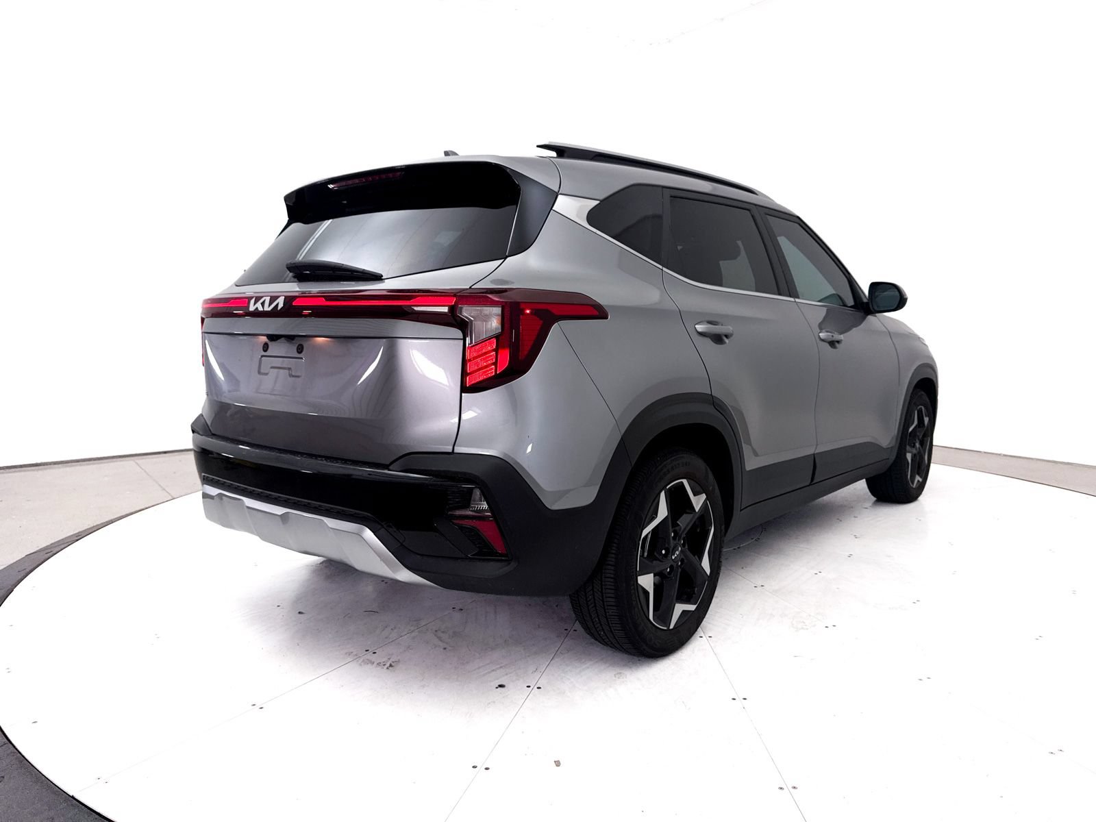 Certified 2024 Kia Seltos EX FWD image 17
