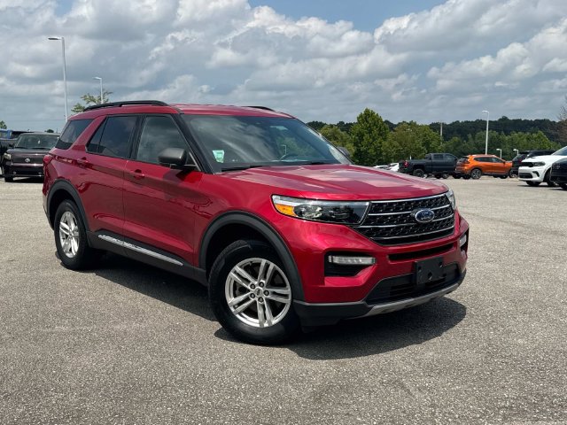 Used 2020 Ford Explorer XLT w/ Equipment Group 202A AWD/4WD image 2