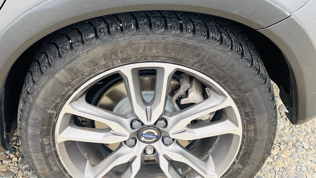 Used 2018 Volvo V60 T5 Cross Country w/ Convenience Package image 9