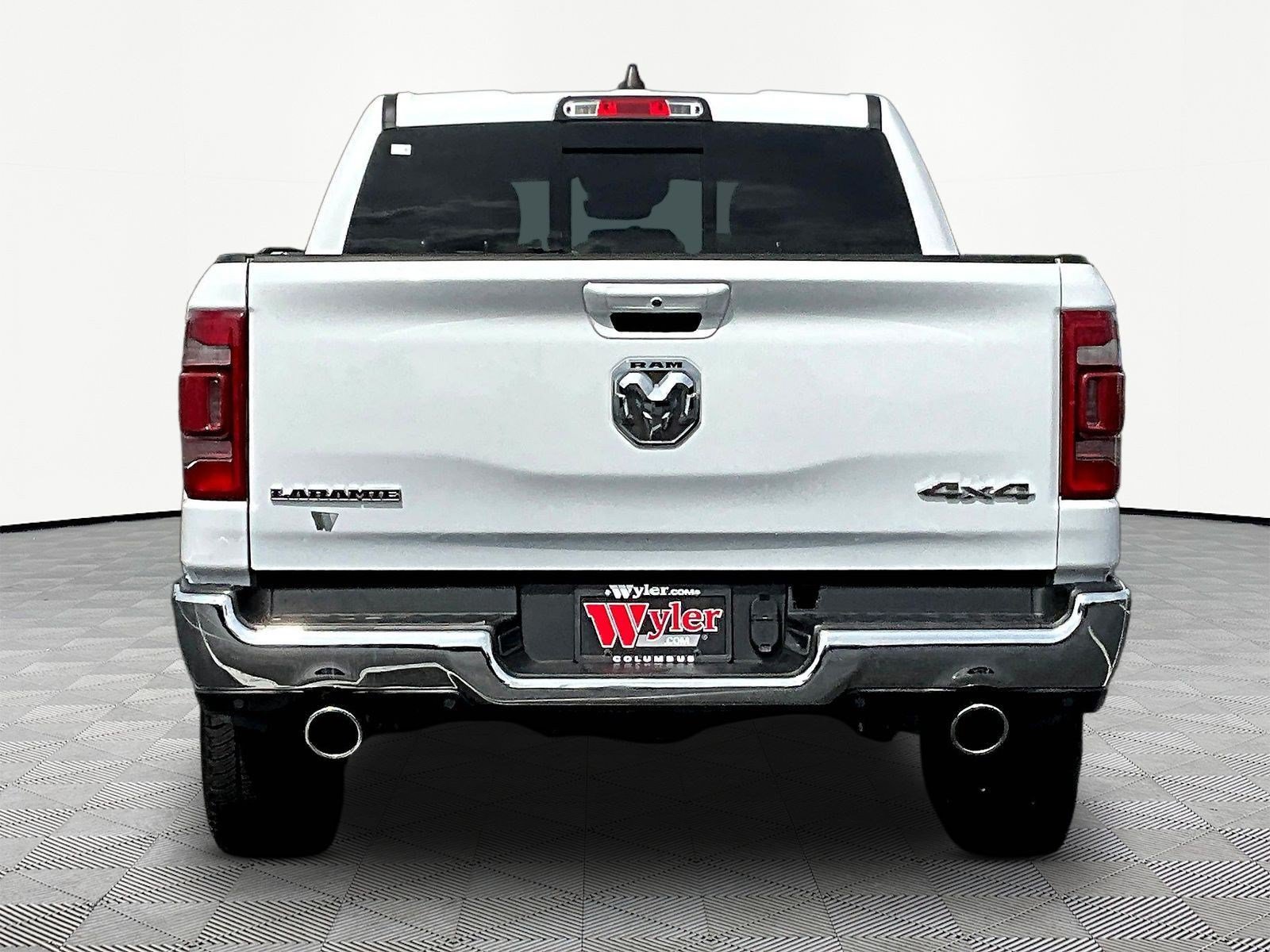 Used 2024 RAM 1500 Laramie AWD/4WD image 5