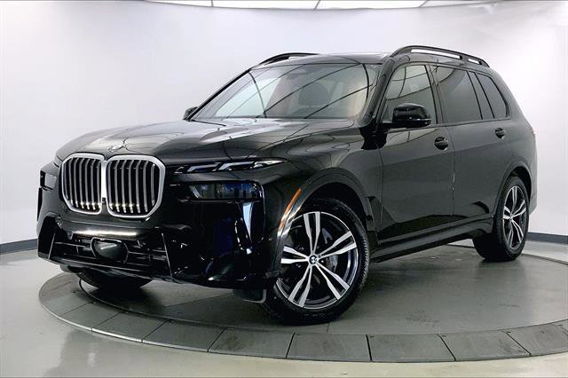 Certified 2024 BMW X7 xDrive40i w/ M Sport Package image 11