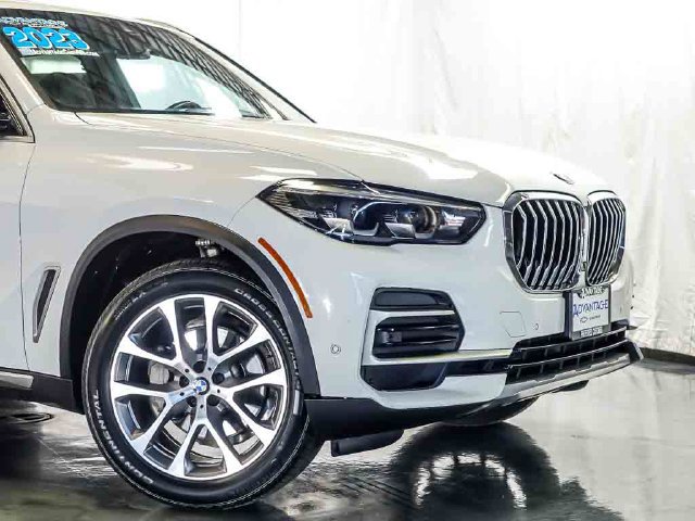 Used 2023 BMW X5 xDrive40i w/ Premium Package AWD/4WD image 18
