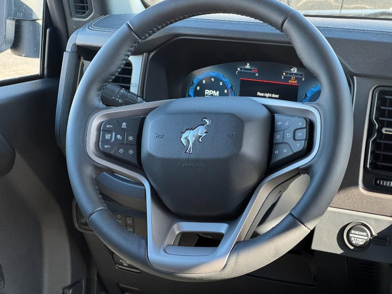 New 2025 Ford Bronco Badlands image 7