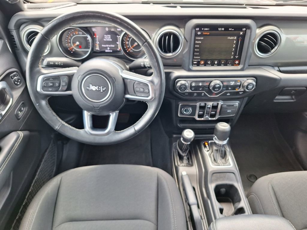 Used 2022 Jeep Gladiator Overland w/ Cold Weather Group AWD/4WD image 9