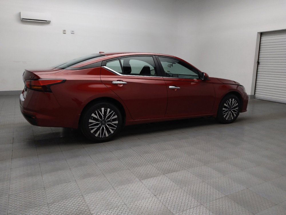 Used 2023 Nissan Altima 2.5 SV image 10