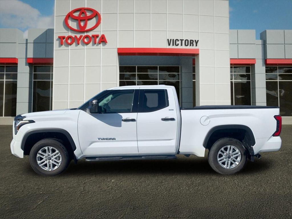 Used 2022 Toyota Tundra SR5 w/ SR5 Convenience Package image 6