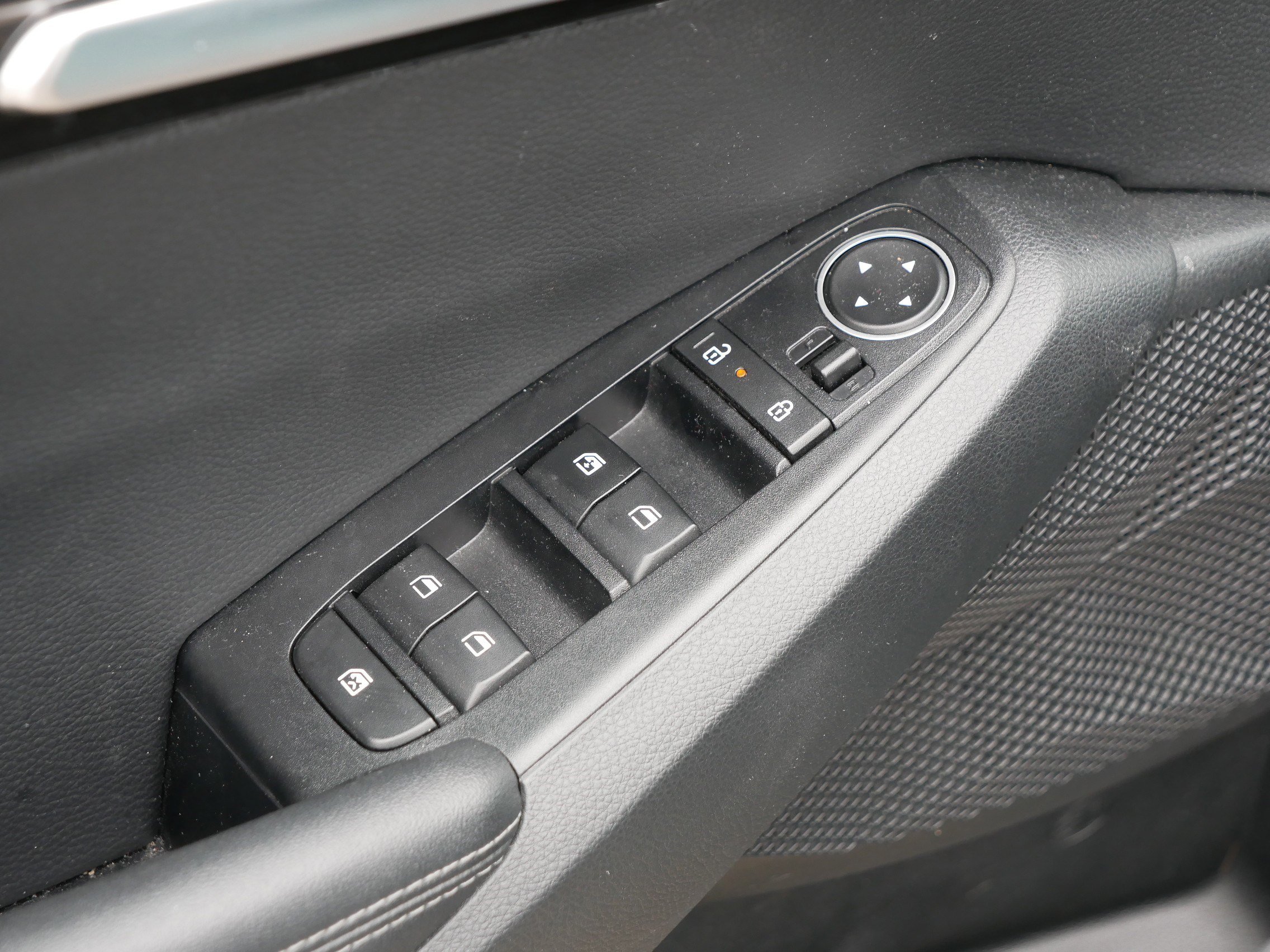 Certified 2025 Kia Seltos EX w/ EX Sunroof Package image 19