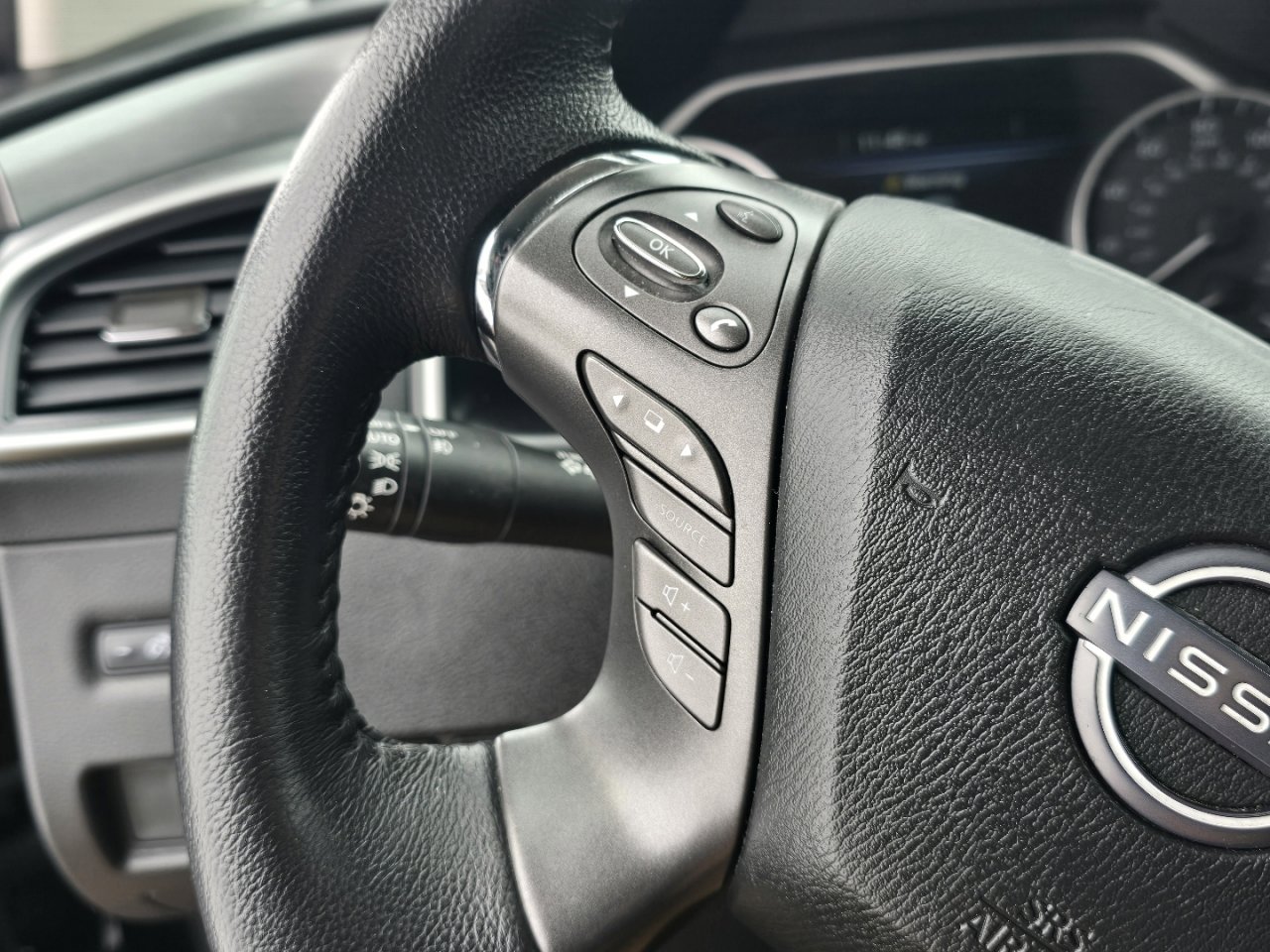 Used 2024 Nissan Murano SV image 23