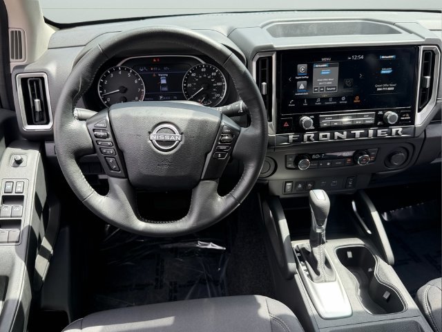 Used 2026 Nissan Frontier SV w/ SV Convenience Package RWD image 13