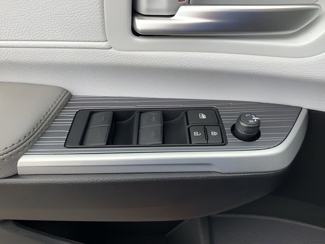 New 2025 Toyota Sienna XLE image 12
