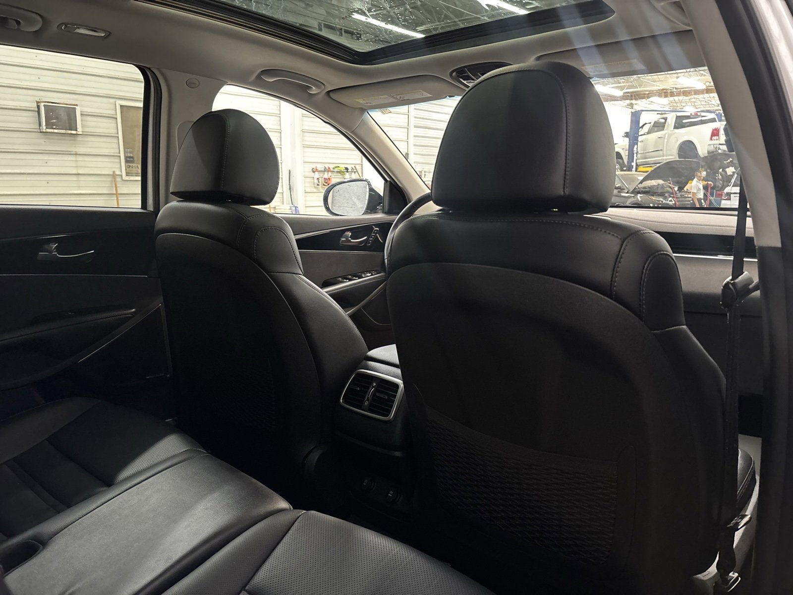 Used 2020 Kia Sorento SX image 37