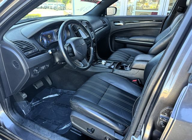 Used 2019 Chrysler 300 S AWD/4WD image 14