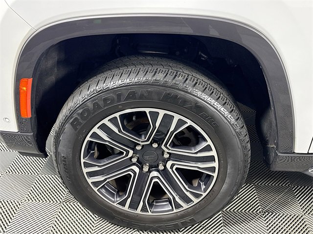 Used 2022 Jeep Wagoneer Series III w/ Flexible Seating Group image 4