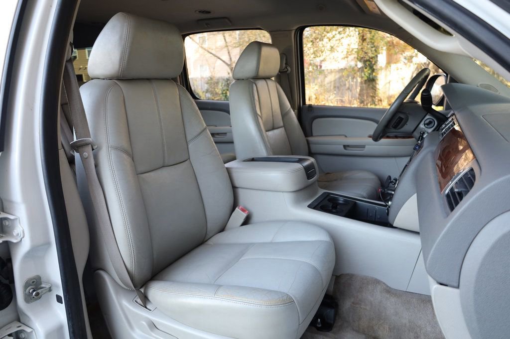 Used 2008 Chevrolet Suburban LT w/ LT Preferred Equipment Group image 24
