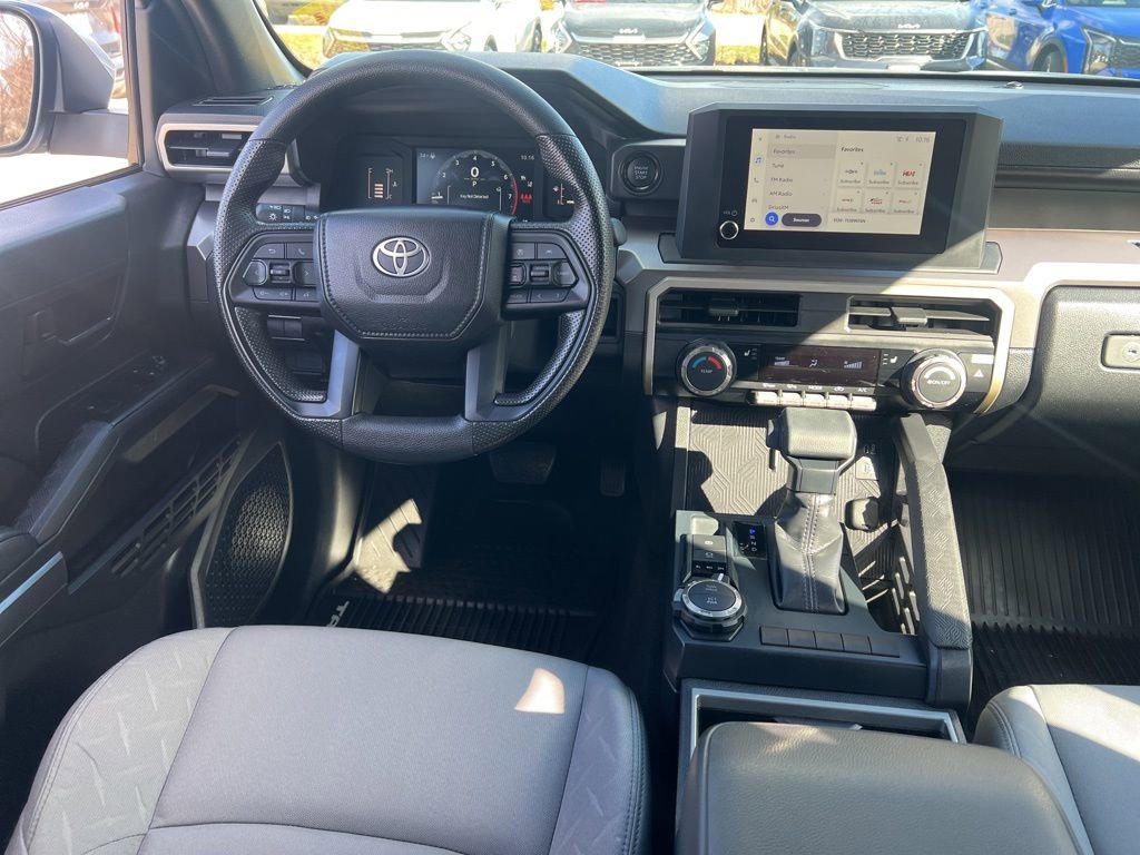 Used 2025 Toyota Tacoma SR5 AWD/4WD image 15
