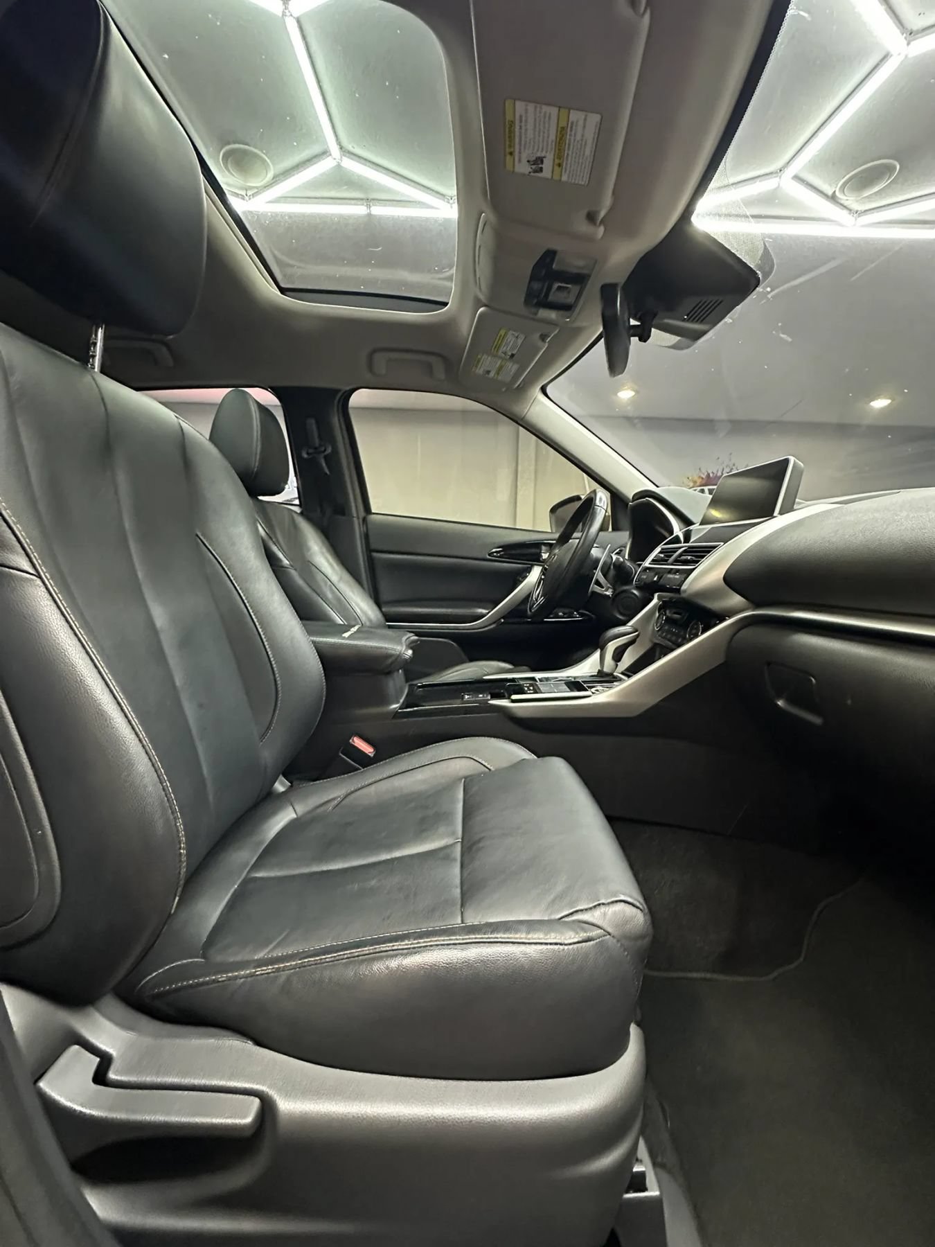 Used 2018 Mitsubishi Eclipse Cross SEL AWD/4WD image 32