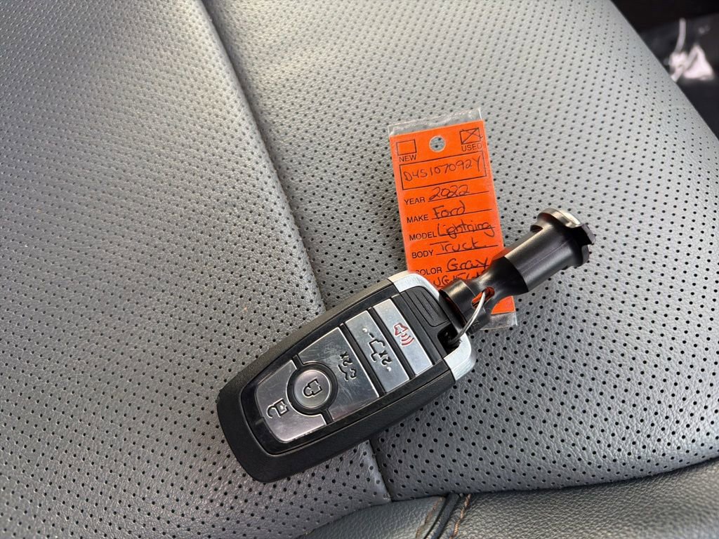 Used 2022 Ford F150 Lightning Lariat image 35