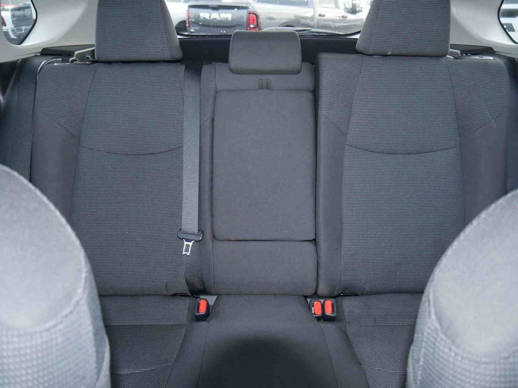 Used 2022 Toyota RAV4 LE image 34