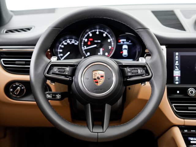 Certified 2026 Porsche Macan AWD/4WD image 13